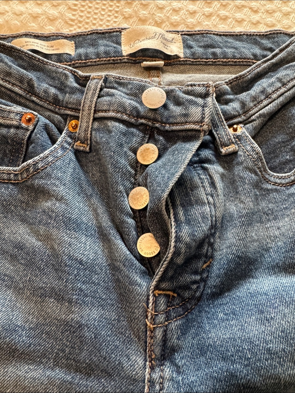 Universal Thread Women's Straight Leg Jeans - Picture 3 of 4